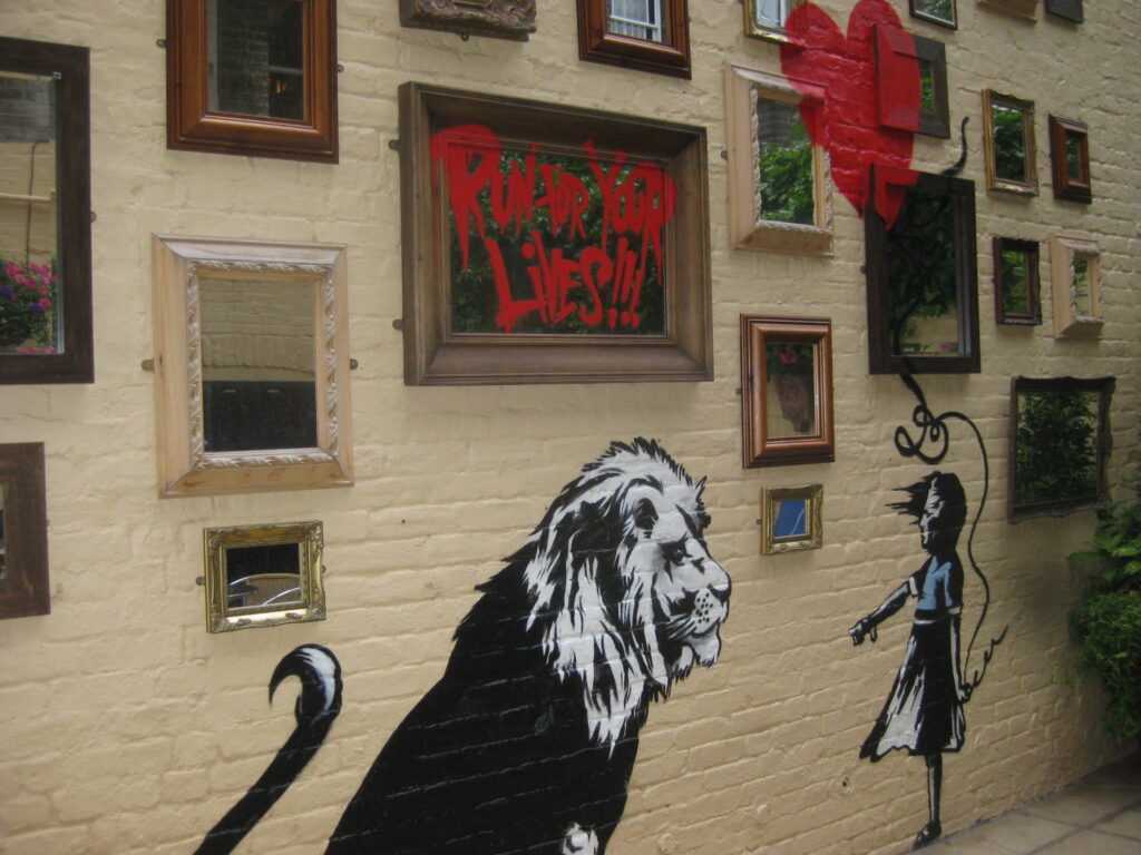 not a banksy - ציורי קיר בלונדון
